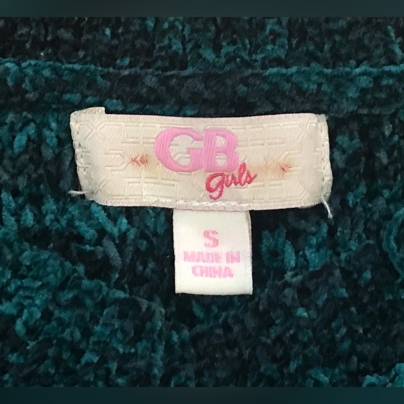 GB Girls Gianni Bini Green Knit Pullover Sweater
Small 6 - 7
100% Polyester - Picture 5 of 8